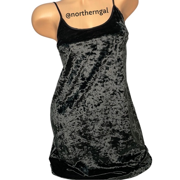 Victoria’s Secret Crushed Velvet Slip Black - Picture 7 of 11